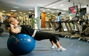 hotels-dubai-Swissotel-Al-Murooj-gym-bb880fb51c6b9371b902060267e97128.jpg