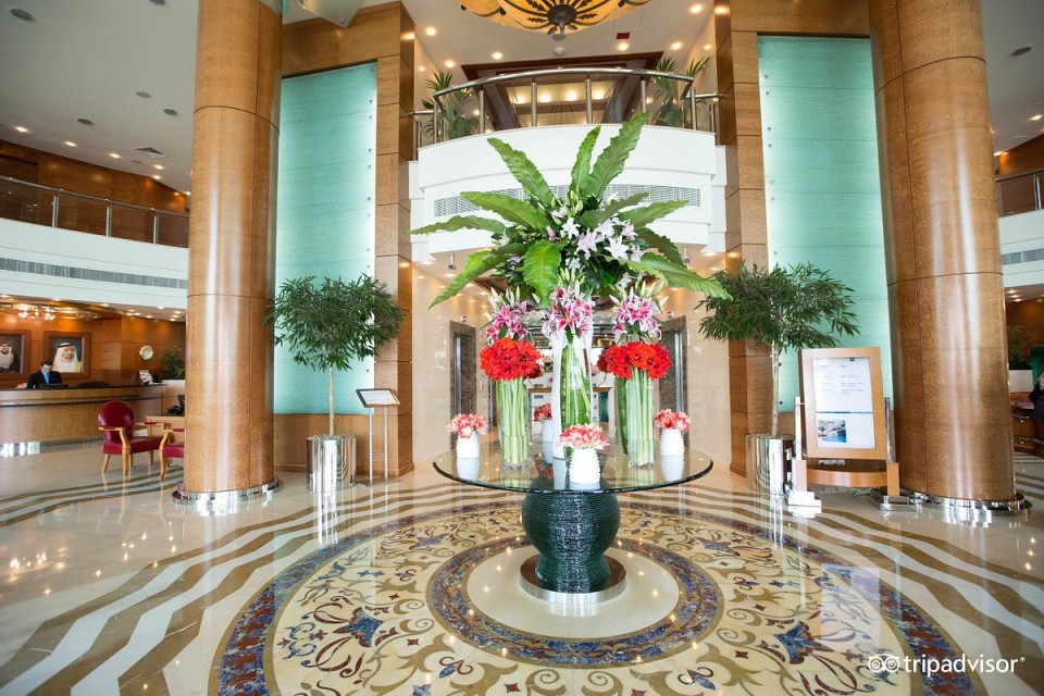 hotels-dubai-Swissotel-Al-Murooj-lobby--v2866666-26ba2c9637d85cfabc7a35aea816c669.jpg