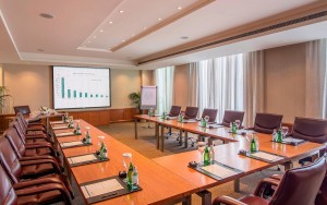 hotels-dubai-Swissotel-Al-Murooj-meeting-room-(5)-bb880fb51c6b9371b902060267e97128.jpg