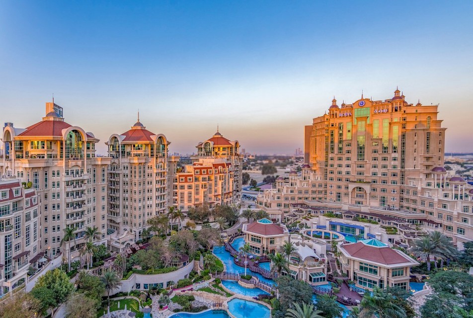 hotels-dubai-Swissotel-Al-Murooj-roda-al-murooj-26ba2c9637d85cfabc7a35aea816c669.jpg