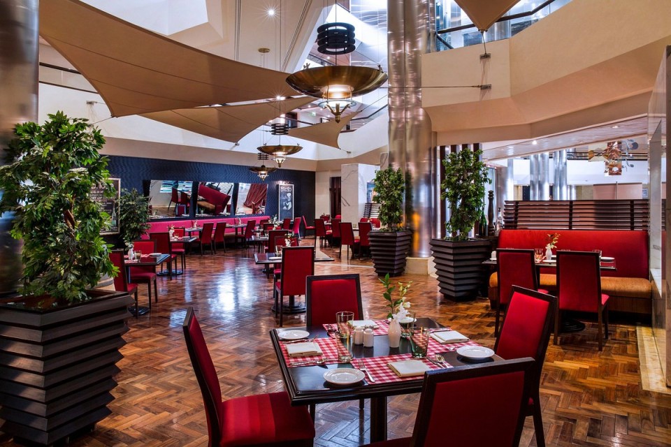 hotels-dubai-hotel-crowne-plaza-dubai-brioso-italian-restaurant-(1)-26ba2c9637d85cfabc7a35aea816c669.jpg