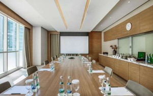 hotels-dubai-hotel-doubleTree-by-hilton-jumeirah-beach-dubai-meeting-room-(4)-bb880fb51c6b9371b902060267e97128.jpg