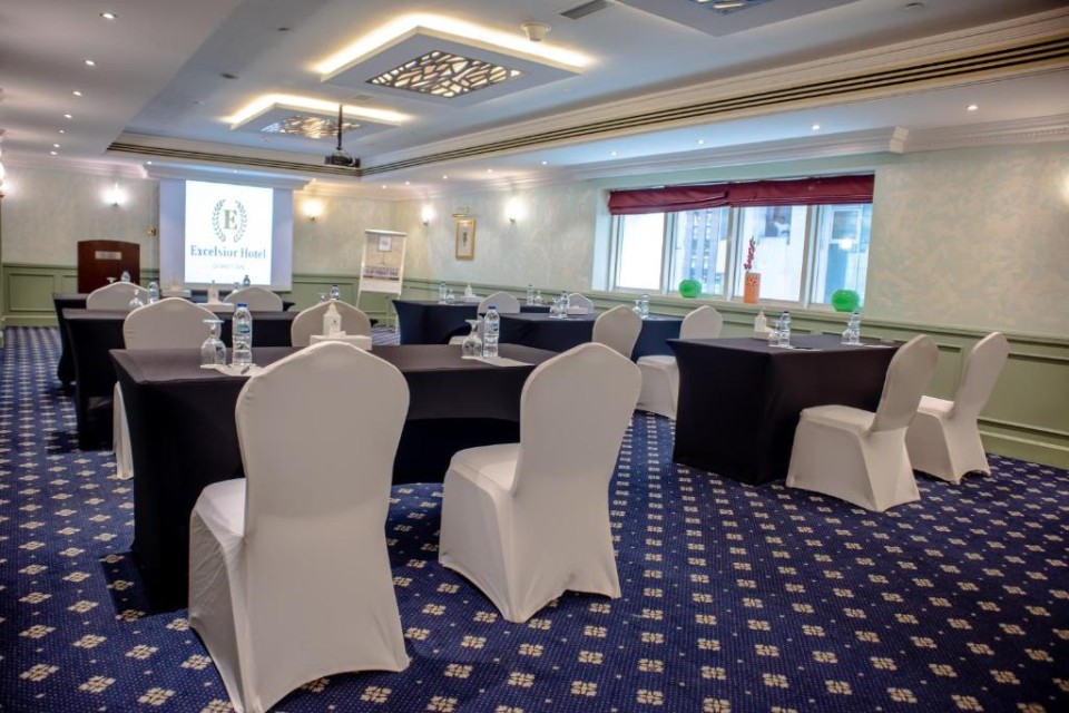 سالن همایش سالن همایش