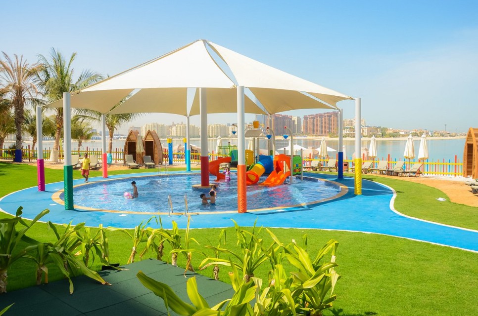 hotels-dubai-hotel-rixos-the-palm-dubai-rixy-kids-pool-26ba2c9637d85cfabc7a35aea816c669.jpg