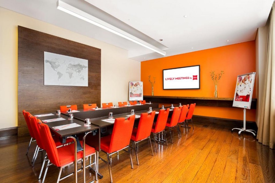 سالن همایش سالن همایش