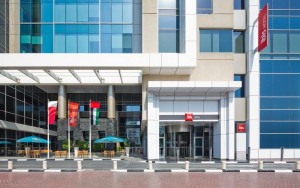 محوطه هتل محوطه هتل