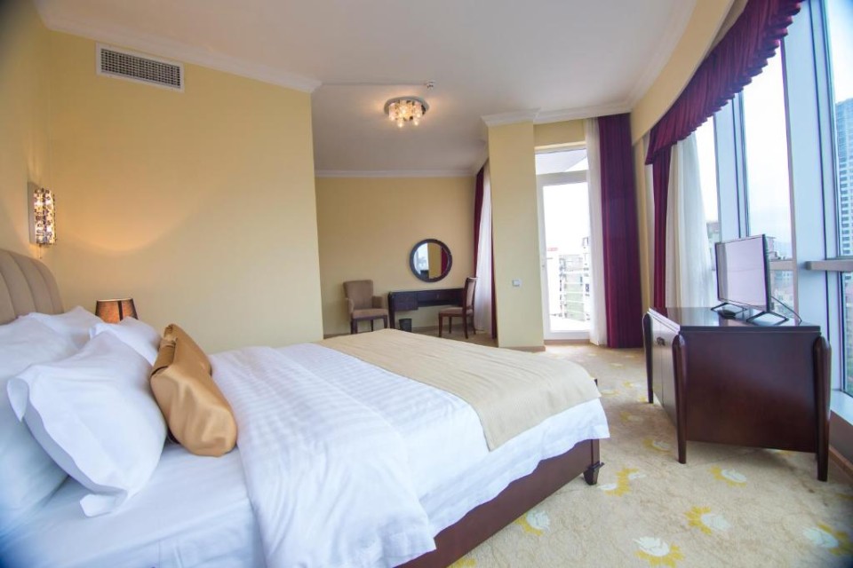 hotels-georgia-batumi-Aisi-213334416-26ba2c9637d85cfabc7a35aea816c669.jpg