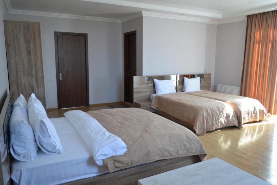 hotels-georgia-batumi-Skyline-184612788-26ba2c9637d85cfabc7a35aea816c669.jpg