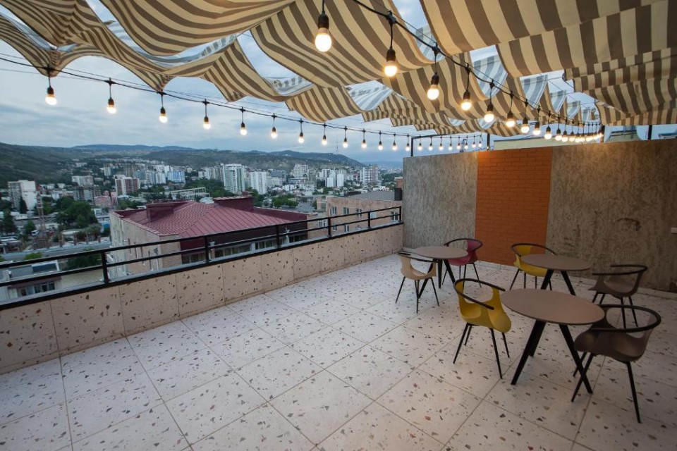 محوطه هتل محوطه هتل