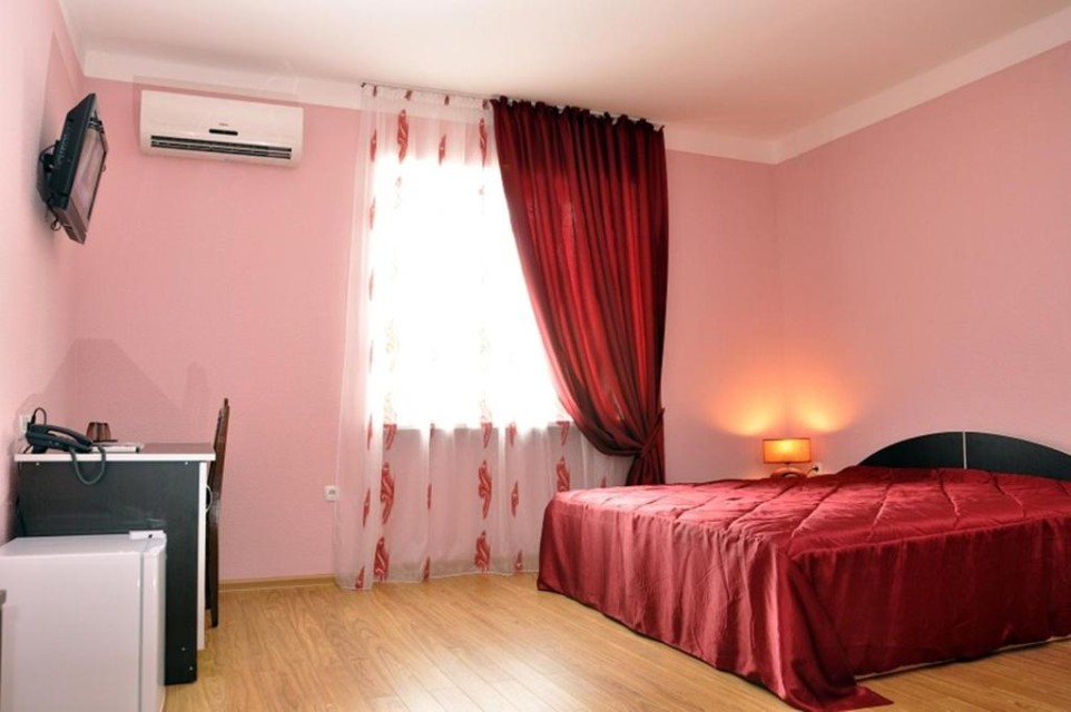 hotels-georgia-tbilisi-Autopapa-14356727-26ba2c9637d85cfabc7a35aea816c669.jpg