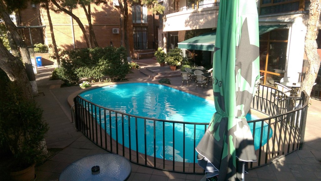 محوطه هتل محوطه هتل