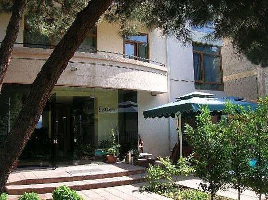 محوطه هتل محوطه هتل