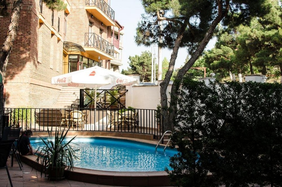 محوطه هتل محوطه هتل