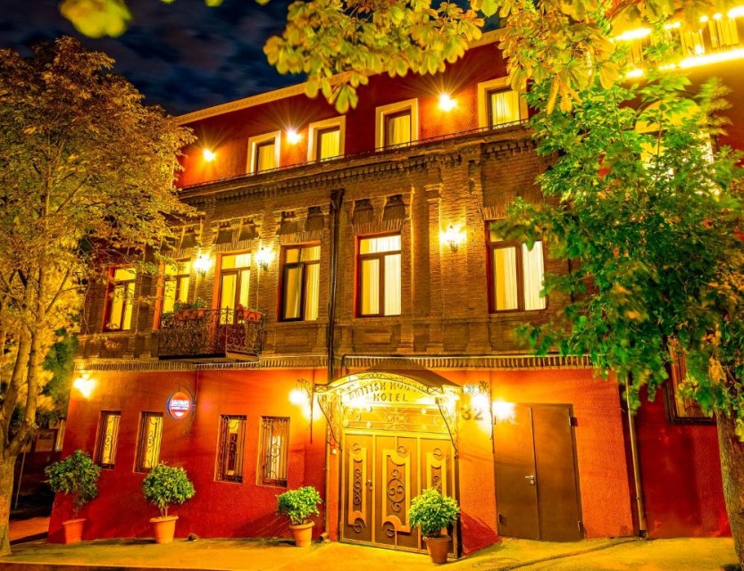 محوطه هتل محوطه هتل