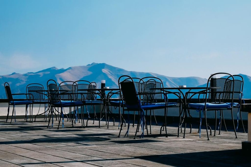 محوطه هتل محوطه هتل