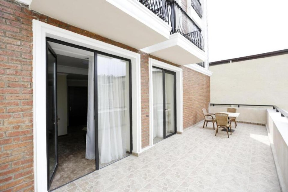 محوطه هتل محوطه هتل