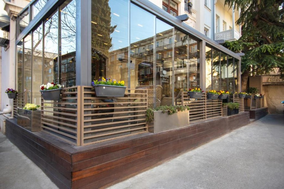 محوطه هتل محوطه هتل