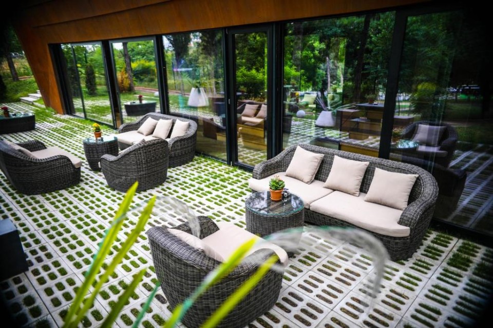 محوطه هتل محوطه هتل