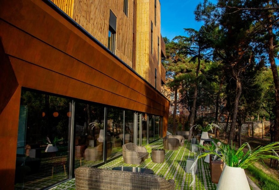 محوطه هتل محوطه هتل