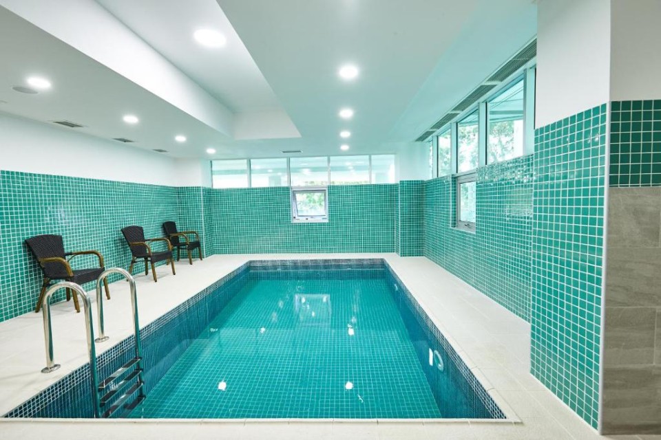 استخر استخر