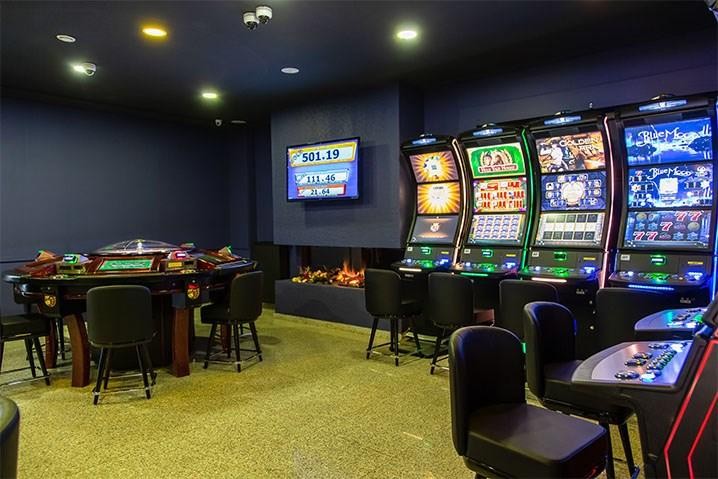 کلاب بازی کلاب بازی