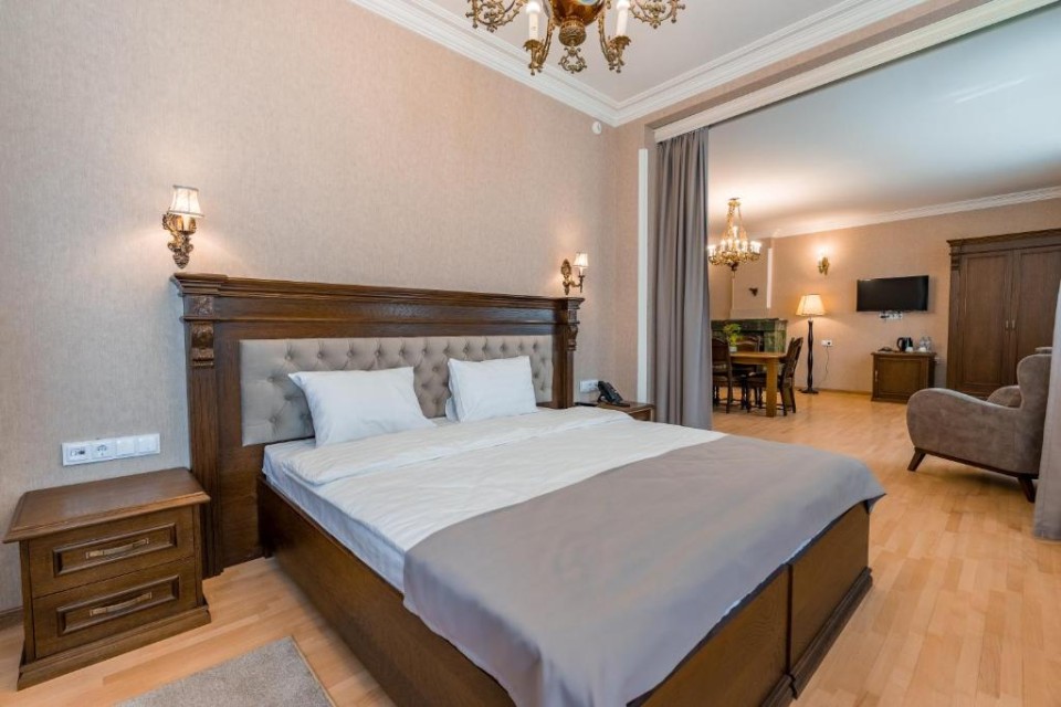 hotels-georgia-tbilisi-Imperial-House-149250693-26ba2c9637d85cfabc7a35aea816c669.jpg