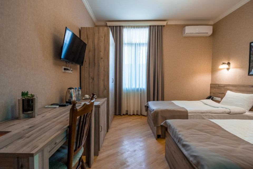 hotels-georgia-tbilisi-Imperial-House-149254142-26ba2c9637d85cfabc7a35aea816c669.jpg