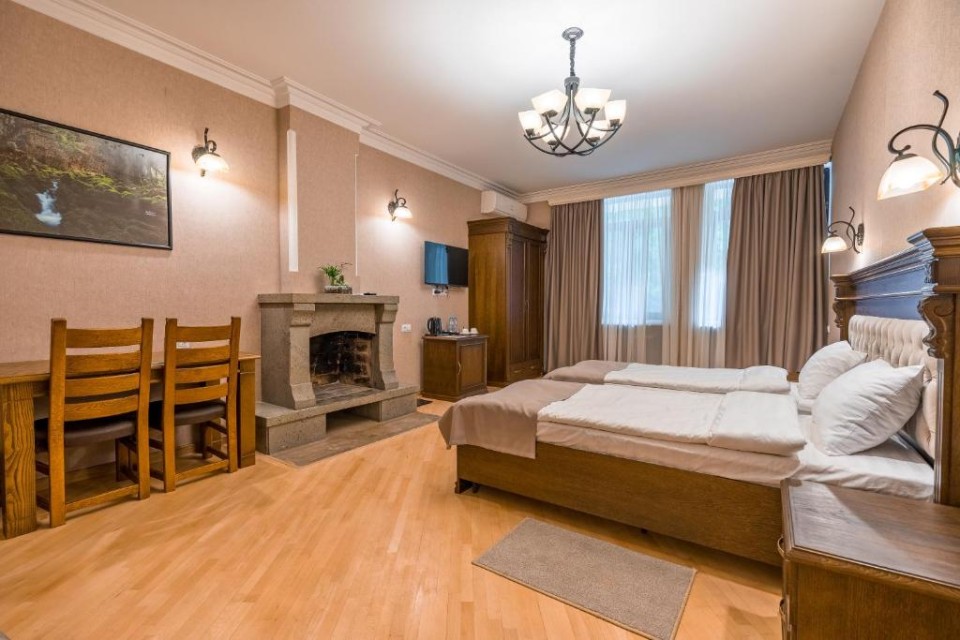 hotels-georgia-tbilisi-Imperial-House-149258103-26ba2c9637d85cfabc7a35aea816c669.jpg