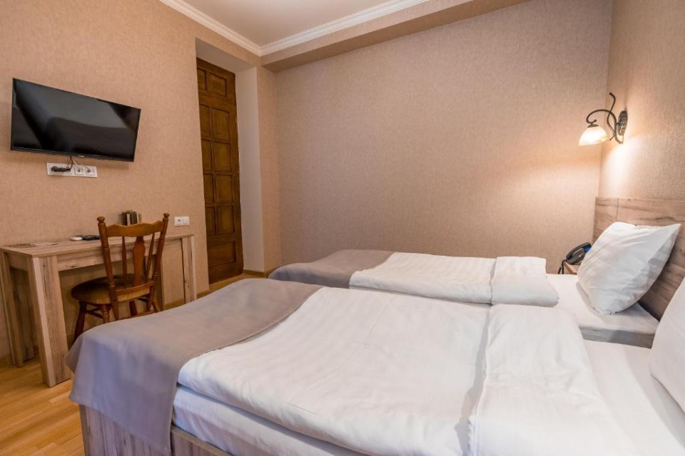 hotels-georgia-tbilisi-Imperial-House-208422754-26ba2c9637d85cfabc7a35aea816c669.jpg