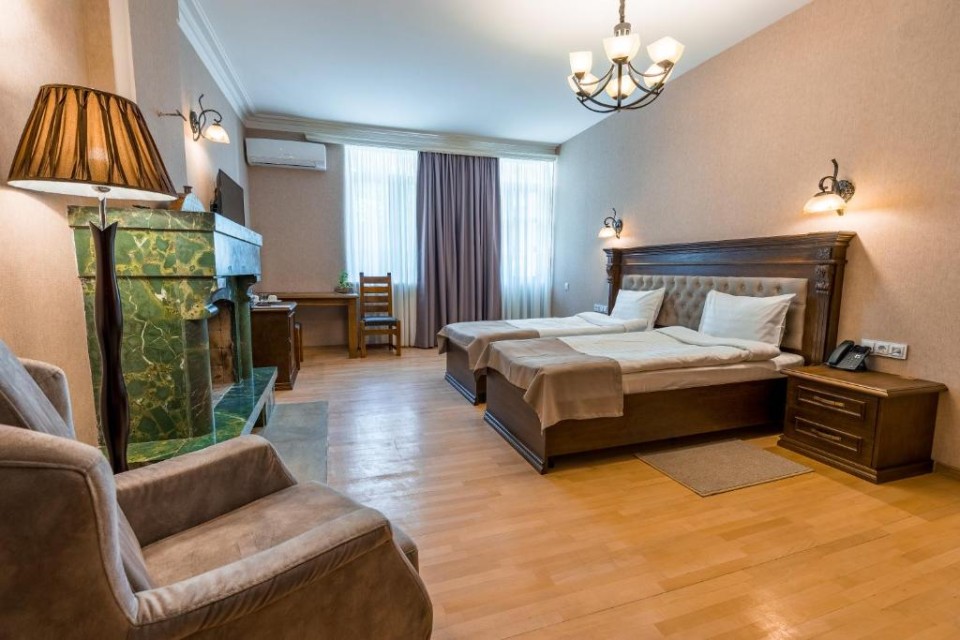 hotels-georgia-tbilisi-Imperial-House-208438103-26ba2c9637d85cfabc7a35aea816c669.jpg