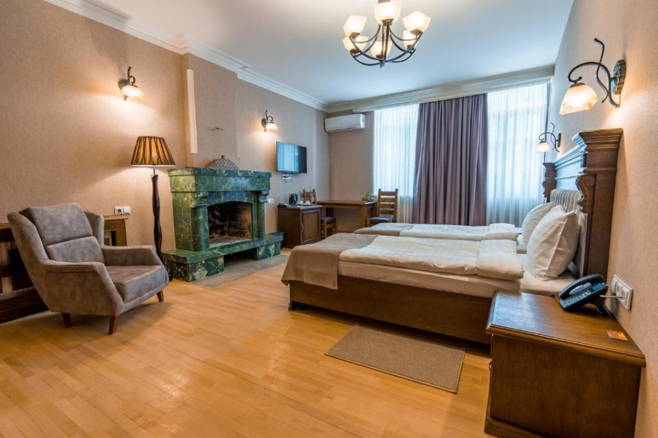 hotels-georgia-tbilisi-Imperial-House-208438116-26ba2c9637d85cfabc7a35aea816c669.jpg