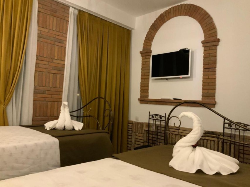 hotels-georgia-tbilisi-Janashia-Boutique-224205568-26ba2c9637d85cfabc7a35aea816c669.jpg