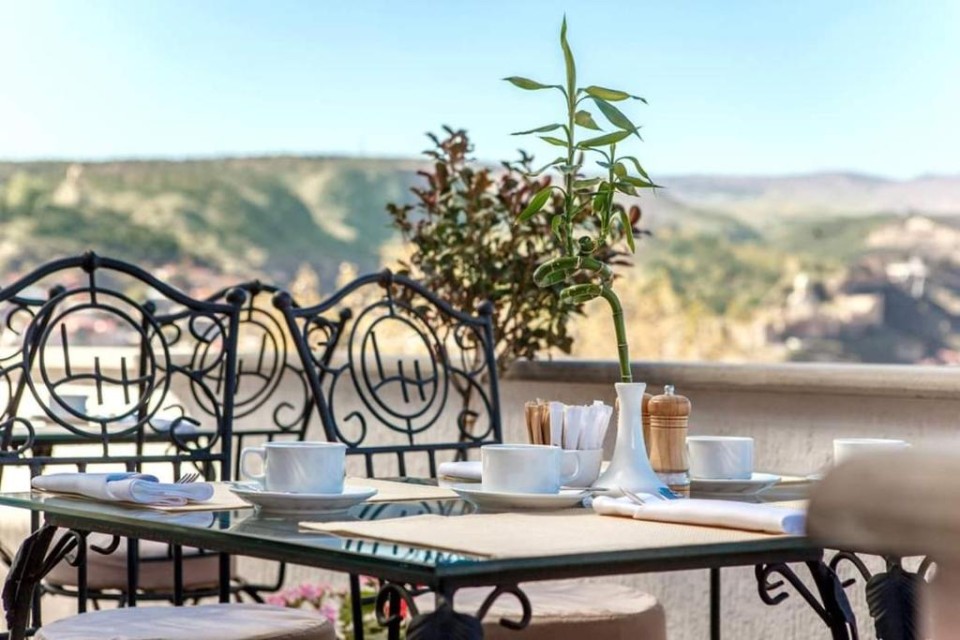 hotels-georgia-tbilisi-Laerton-508981753-26ba2c9637d85cfabc7a35aea816c669.jpg