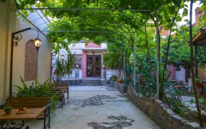 محوطه هتل محوطه هتل