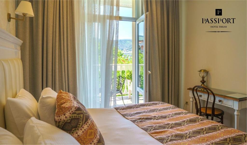 hotels-georgia-tbilisi-Passport-435778513-26ba2c9637d85cfabc7a35aea816c669.jpg