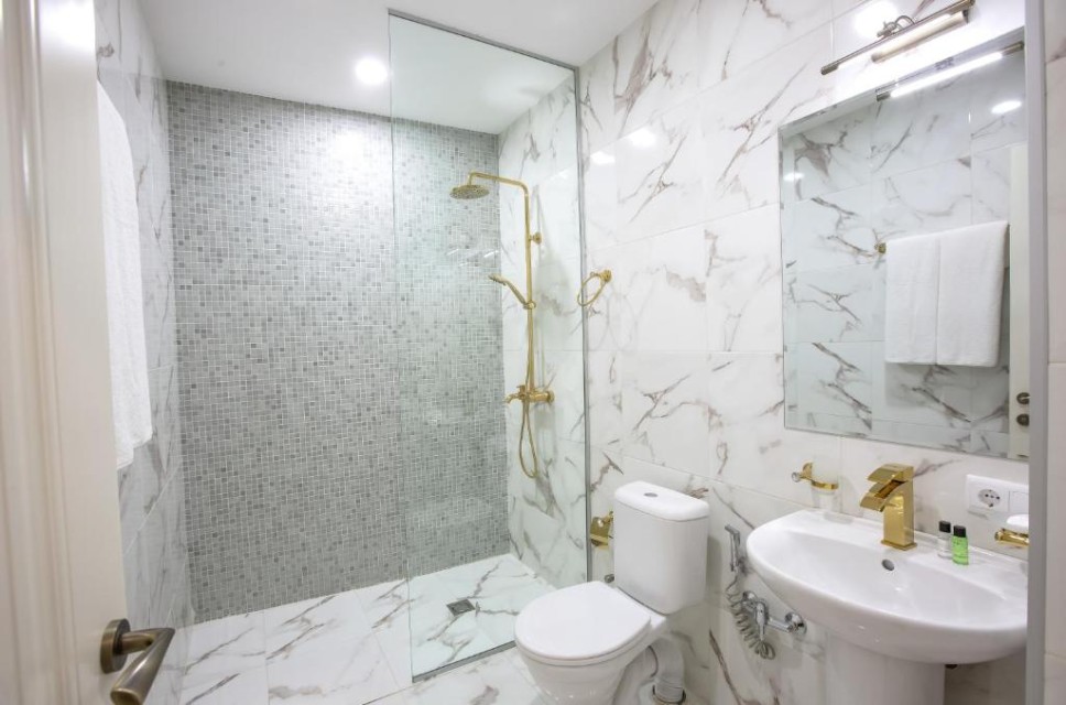 hotels-georgia-tbilisi-Royal-Inn-221129049-26ba2c9637d85cfabc7a35aea816c669.jpg