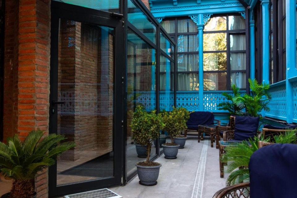 hotels-georgia-tbilisi-Royal-Inn-223751612-26ba2c9637d85cfabc7a35aea816c669.jpg