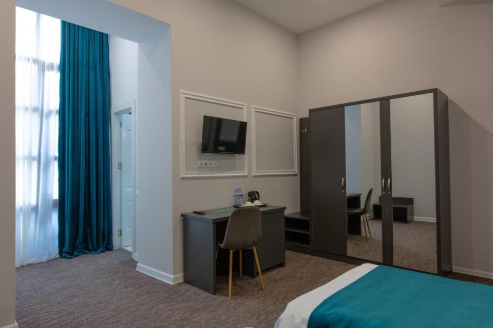 hotels-georgia-tbilisi-Royal-Inn-223754397-26ba2c9637d85cfabc7a35aea816c669.jpg