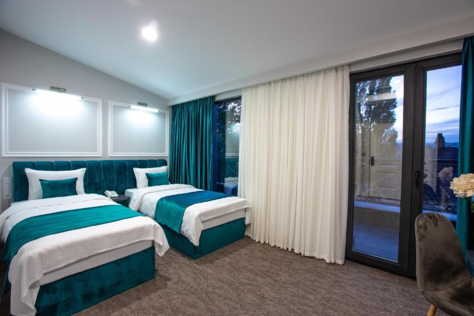 hotels-georgia-tbilisi-Royal-Inn-240667841-26ba2c9637d85cfabc7a35aea816c669.jpg