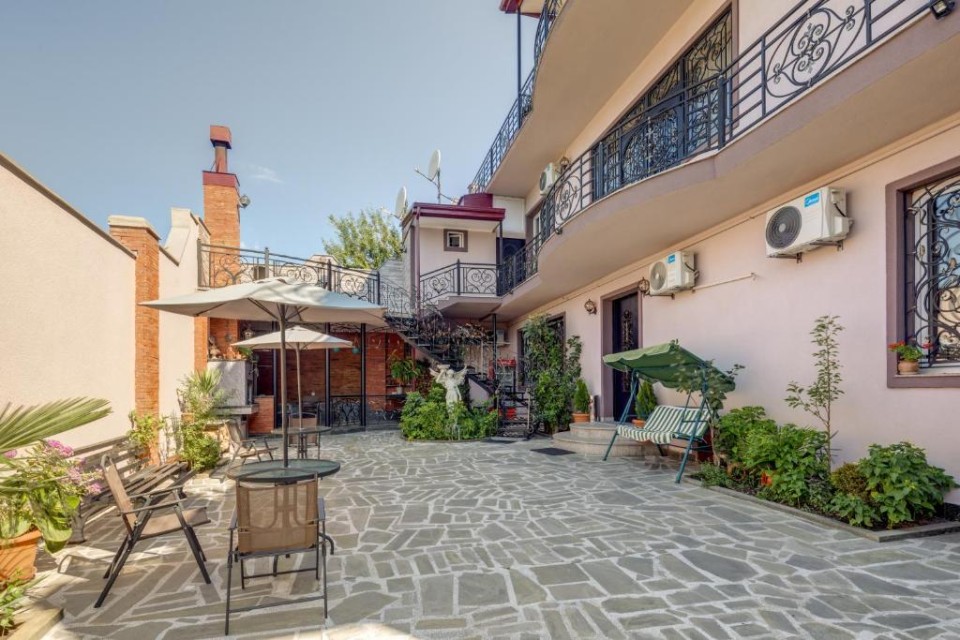 محوطه هتل محوطه هتل