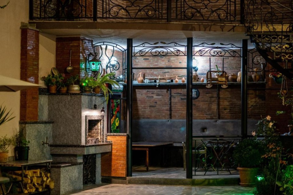 محوطه هتل محوطه هتل