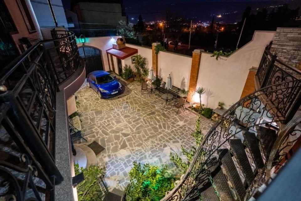 محوطه هتل محوطه هتل