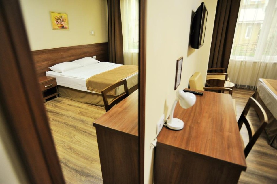 hotels-georgia-tbilisi-Tbilotel-Hotel-اتاق۲-26ba2c9637d85cfabc7a35aea816c669.jpg