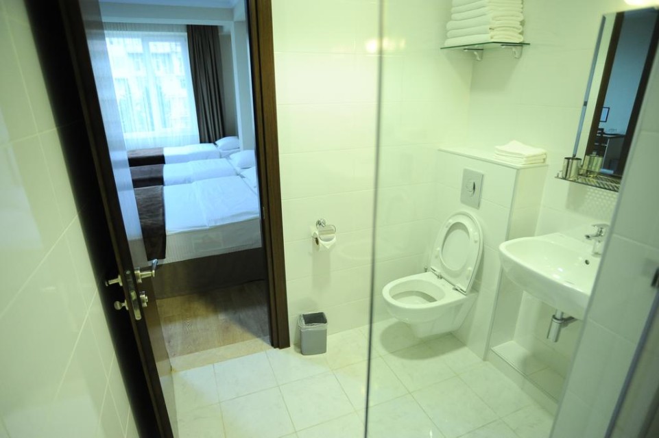 hotels-georgia-tbilisi-Tbilotel-Hotel-حمام-26ba2c9637d85cfabc7a35aea816c669.jpg