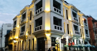 هتل Velvet تفلیس