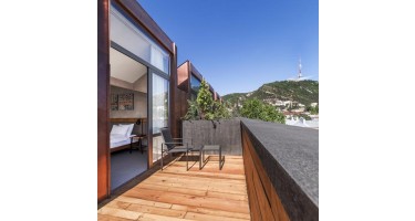 هتل IOTA تفلیس