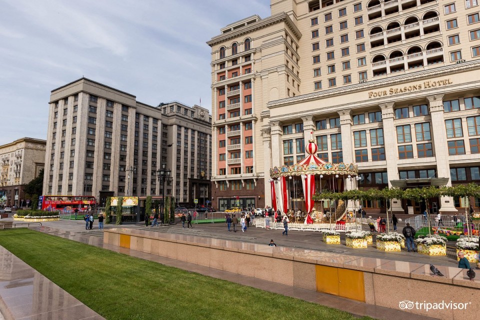 محوطه هتل محوطه هتل