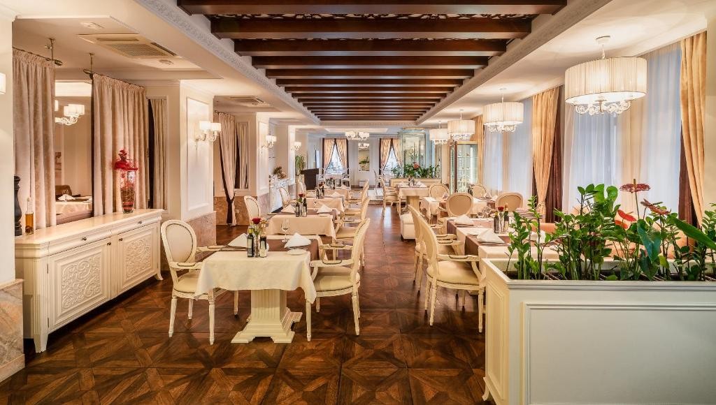 رستوران رستوران