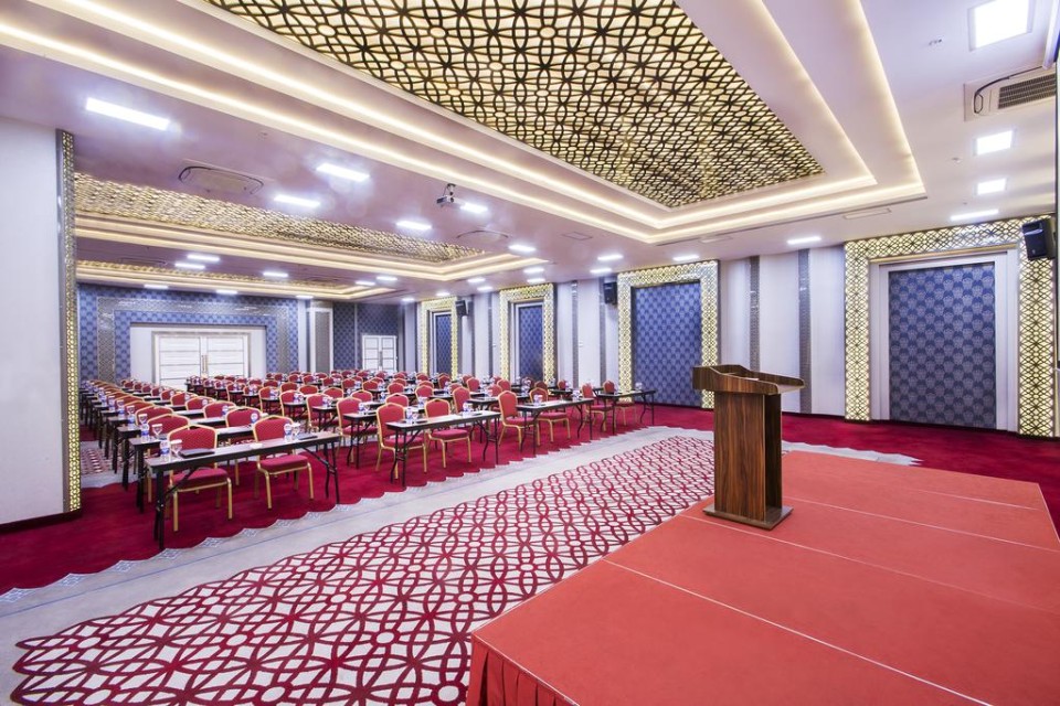 سالن همایش سالن همایش