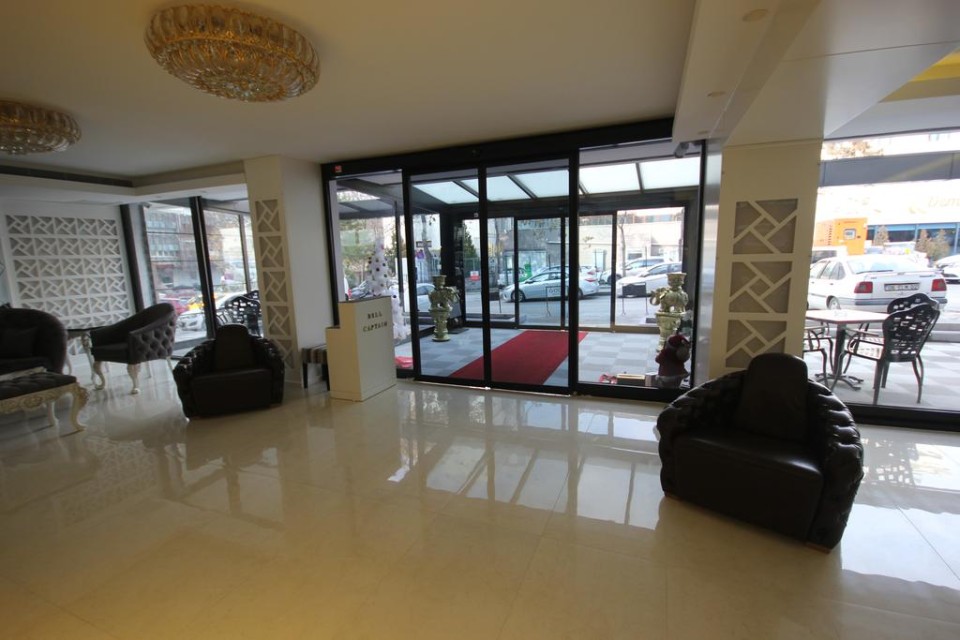 ورودی هتل ورودی هتل